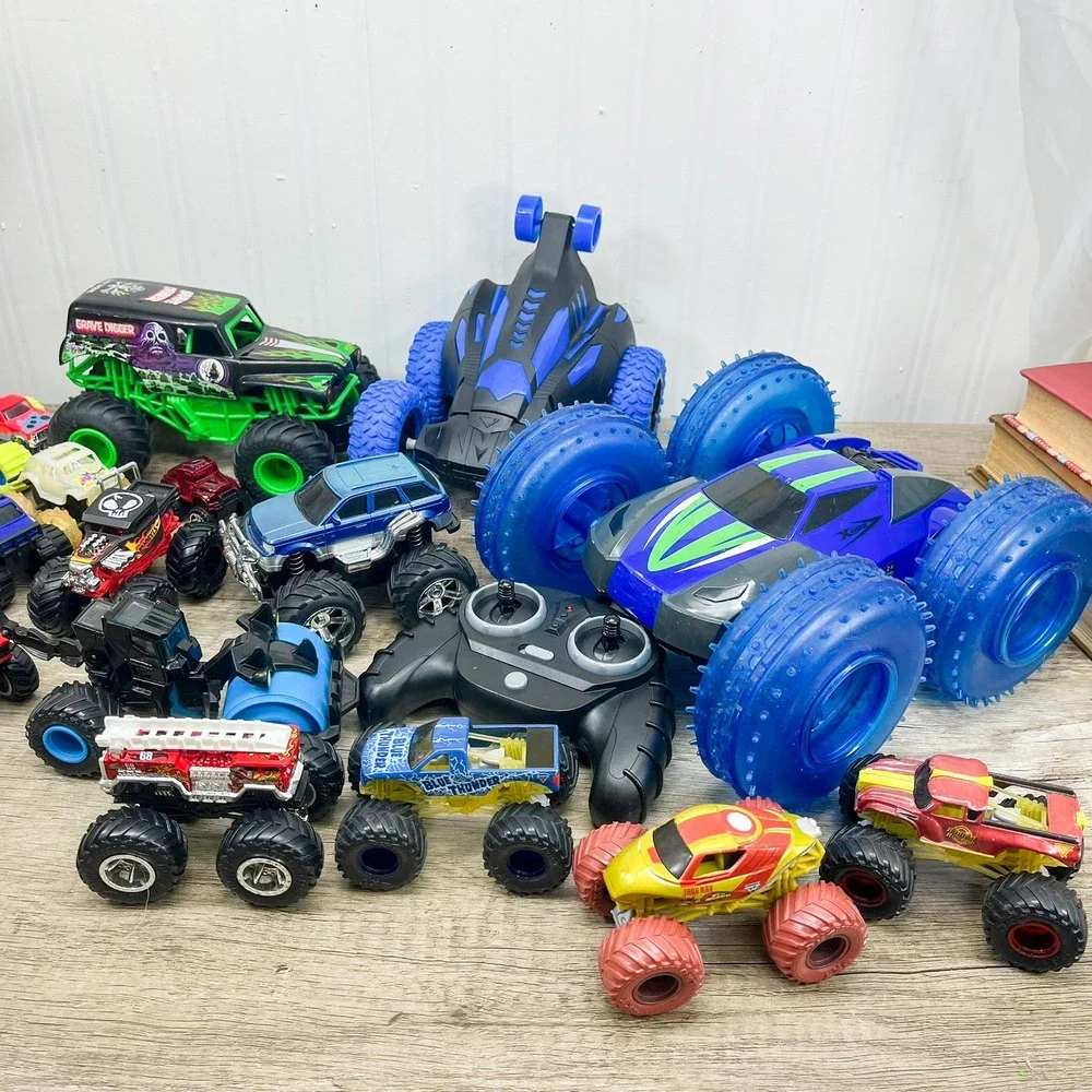 Monster Jam Truck Lot Grave Digger Blue Thunder RC Stunt Cars Hot Wheels 15pc